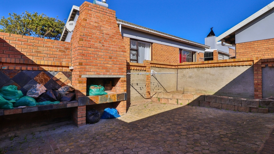 3 Bedroom Property for Sale in Heiderand Western Cape